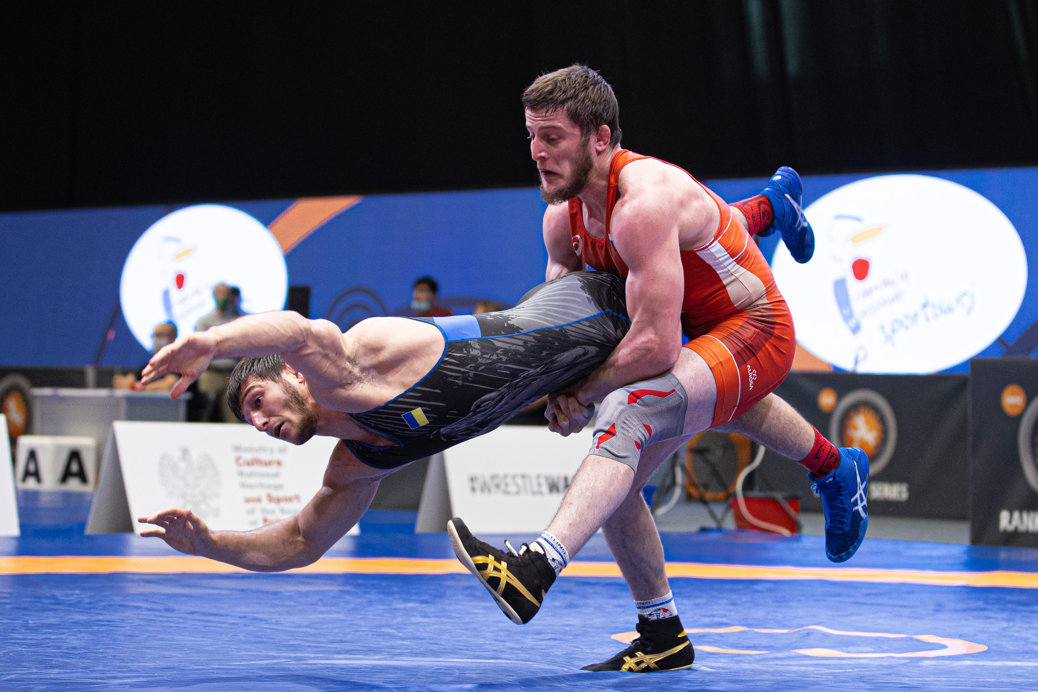 double-olympic-champ-vlasov-suffers-loss-hurts-tokyo-games-chances